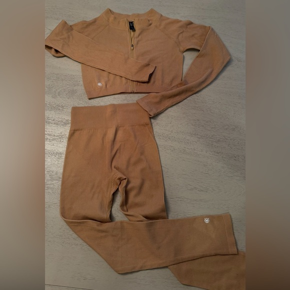 Workouts by Katya WBK Apparel ribbed Leggings, Tan, Size Small never worn - Picture 1 of 1